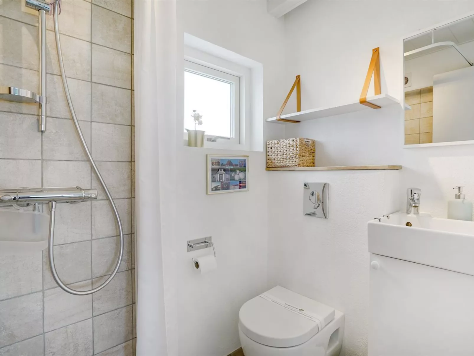 "Ortwin" - 300m from the sea-Binnen