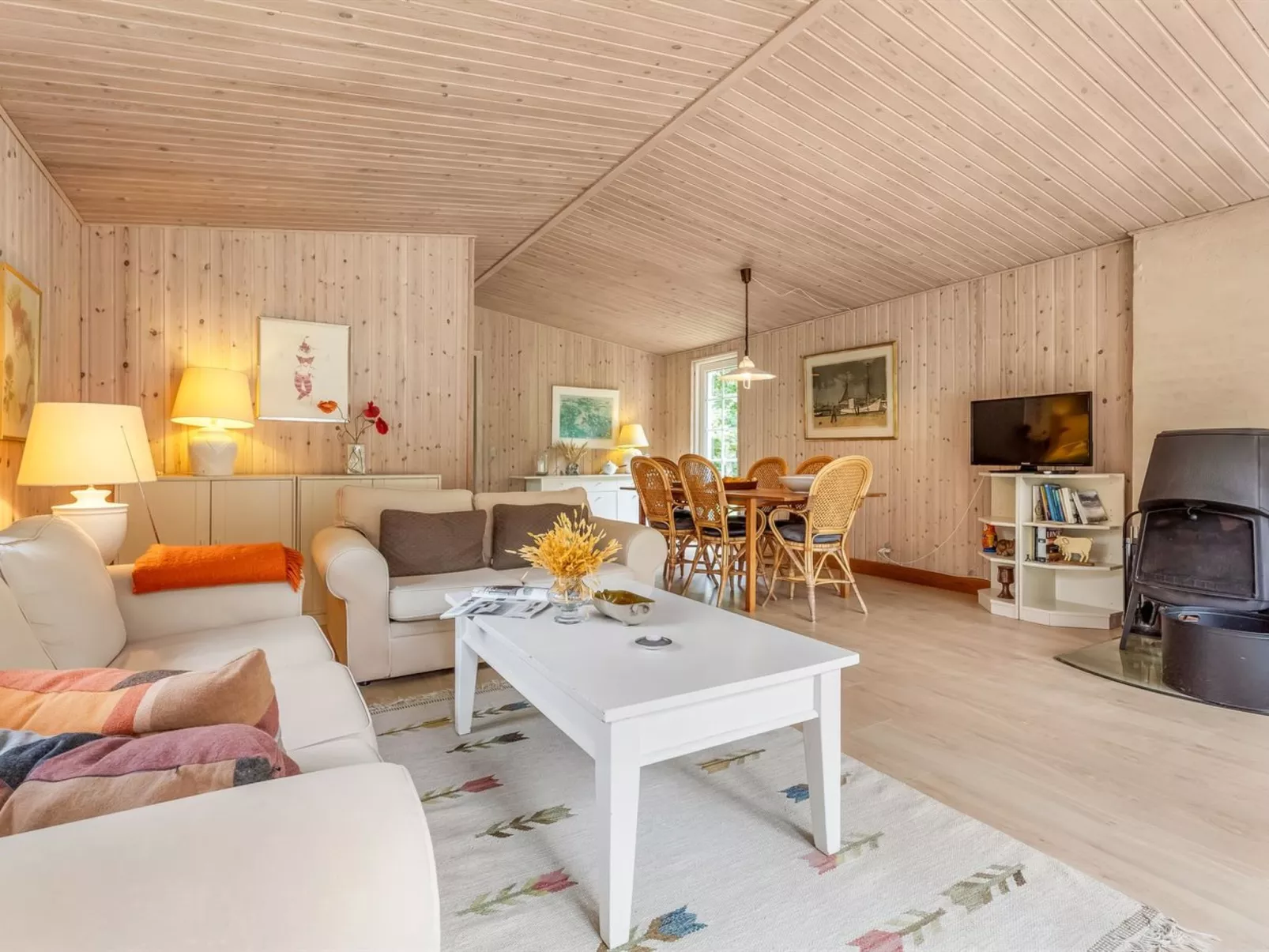 "Tineke" - 200m from the sea-Binnen