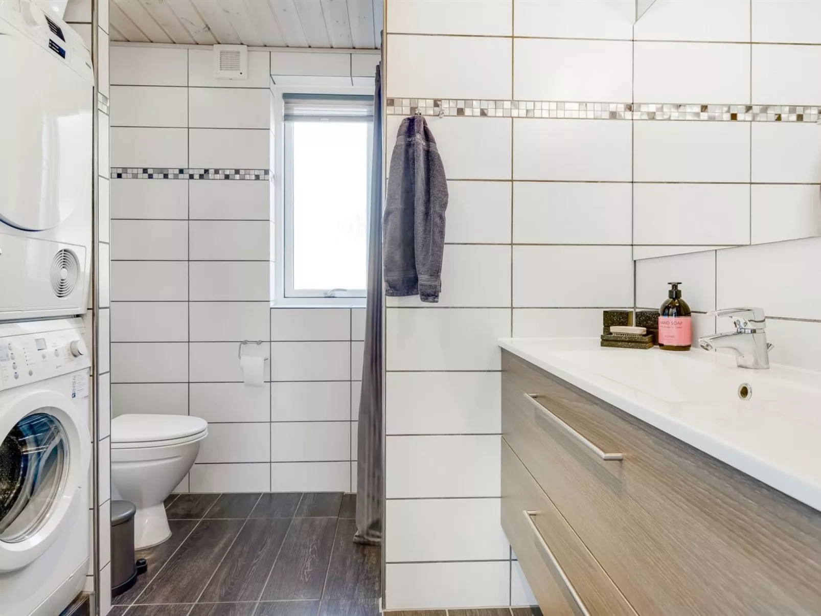 "Clare" - 4km from the sea-Binnen