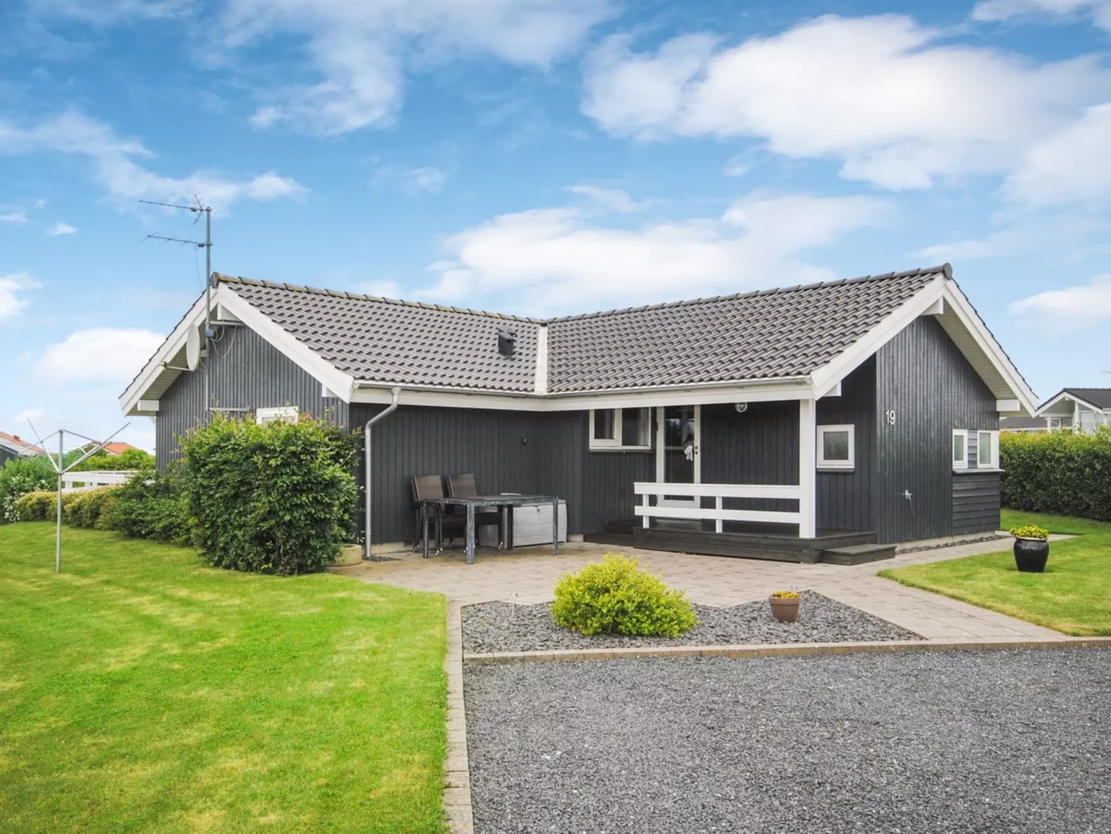 "Brynjolf" - 350m to the fjord-Buiten