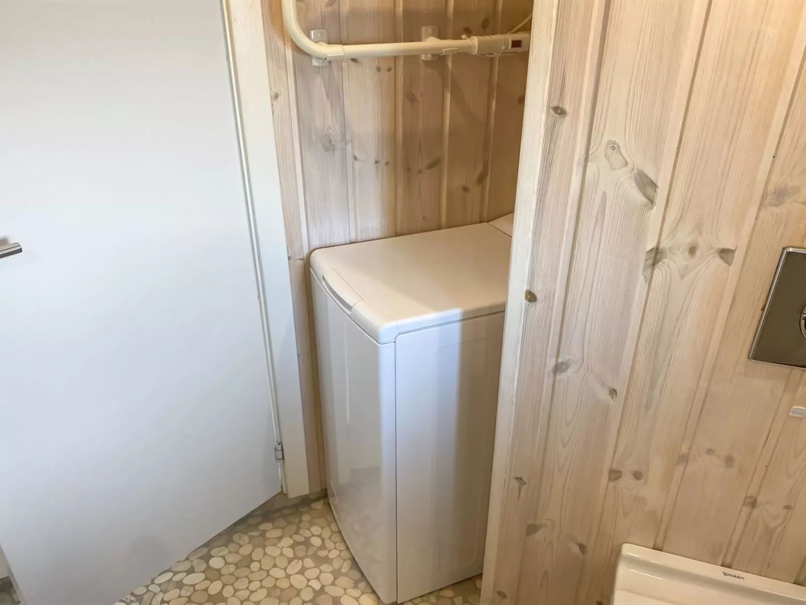 "Laurits" - 300m from the sea-Binnen