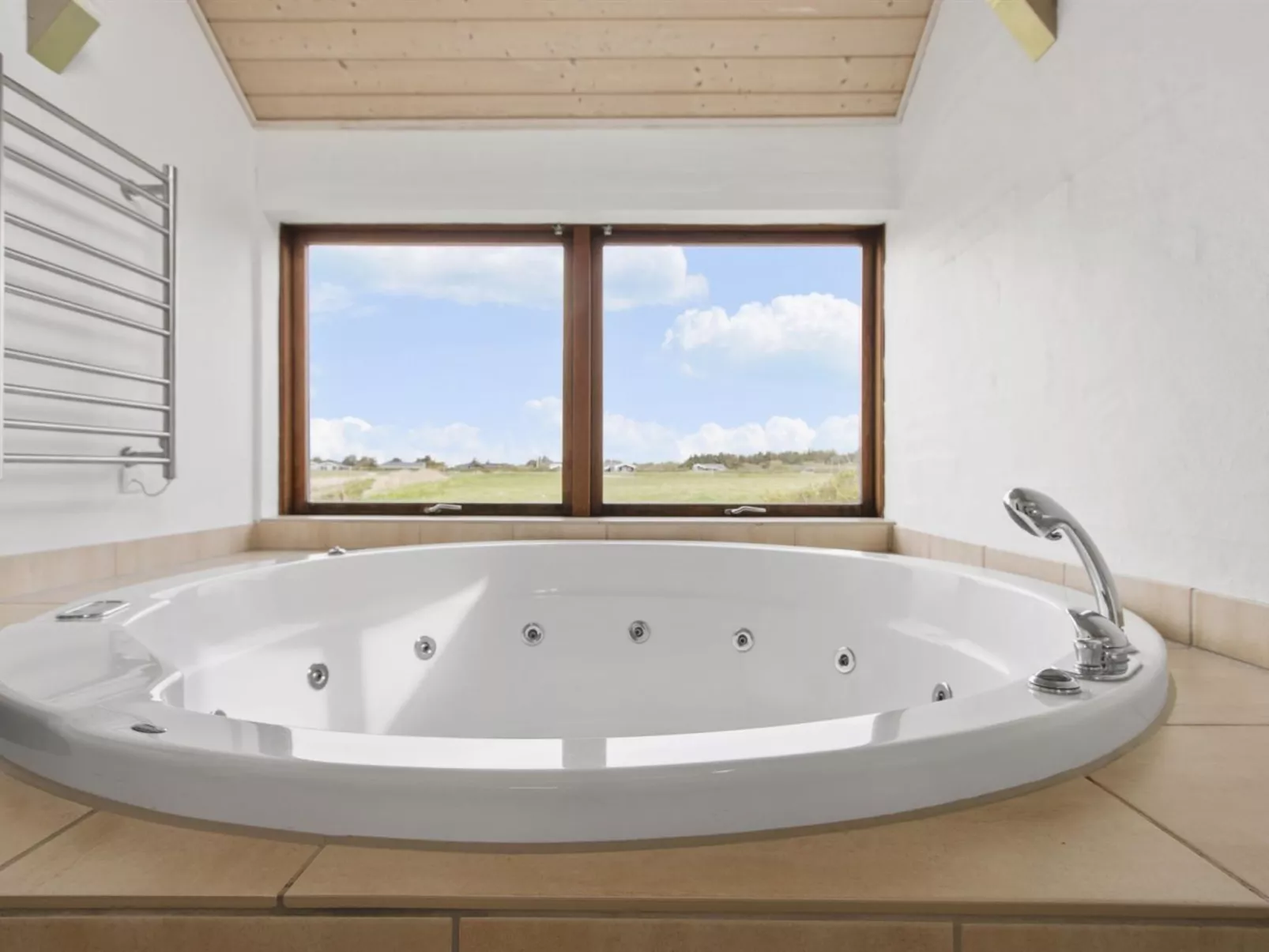 "Ilmatar" - 650m from the sea-Binnen