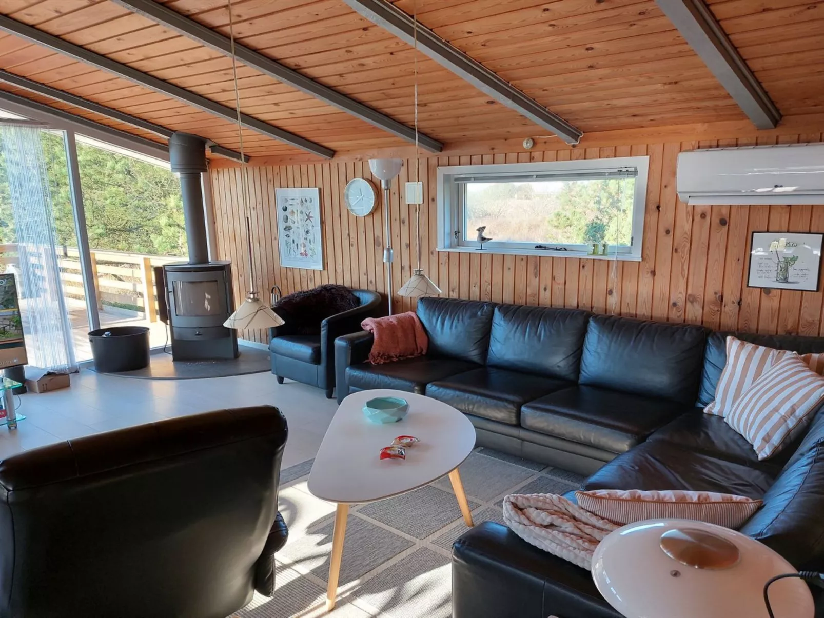 "Elgin" - 1.8km from the sea-Binnen