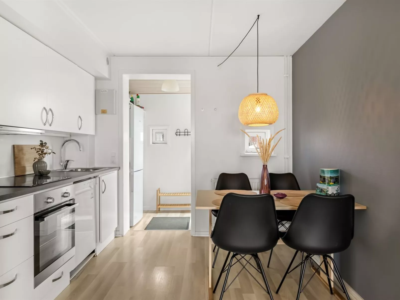 "Drita" - 2.3km from the sea-Binnen