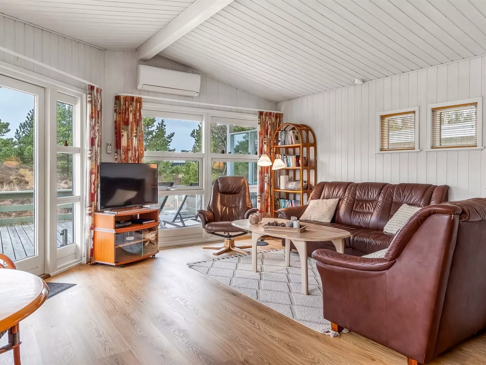 "Silva" - 3.9km from the sea-Binnen