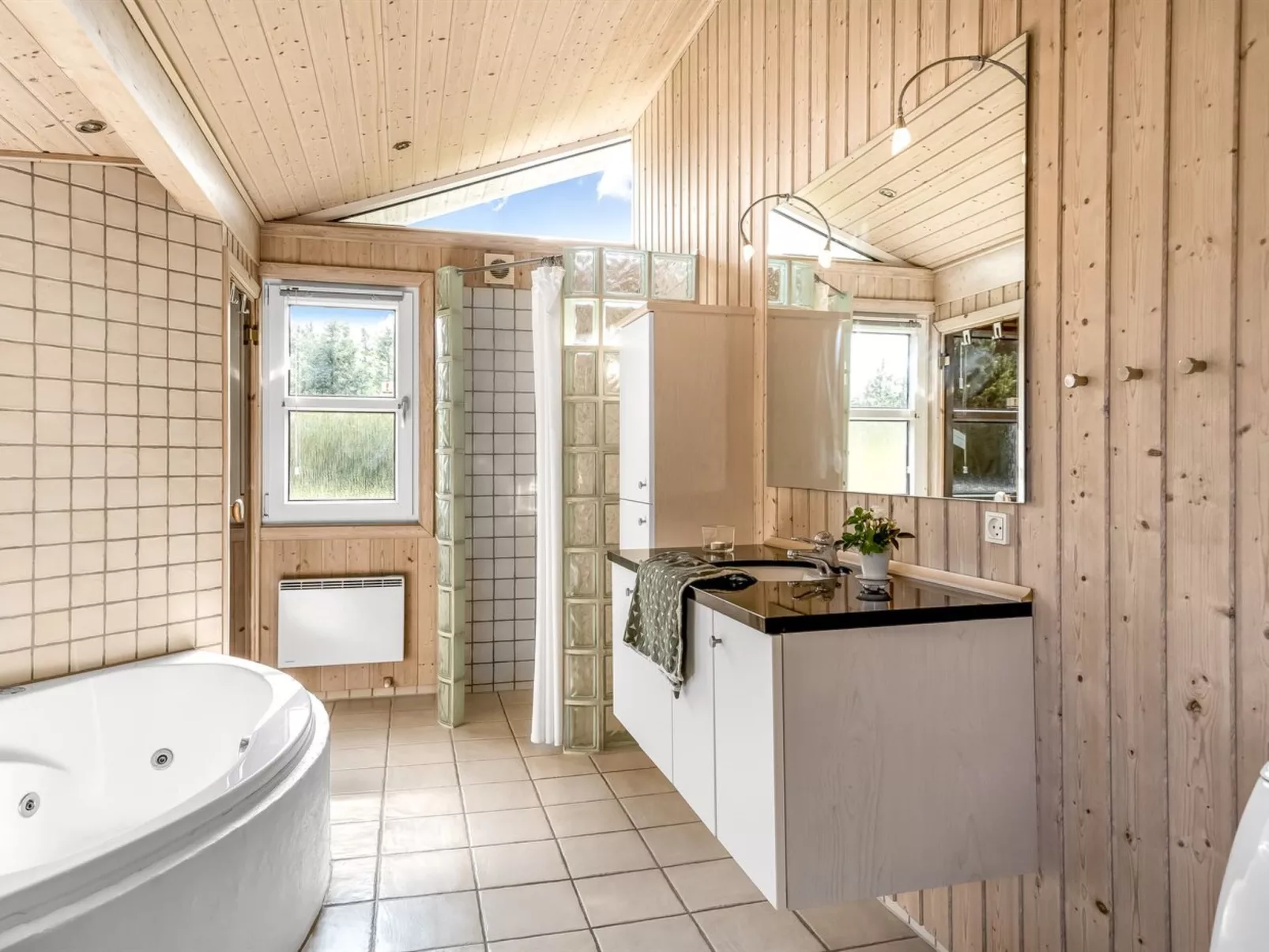 "Terho" - 1km from the sea-Binnen