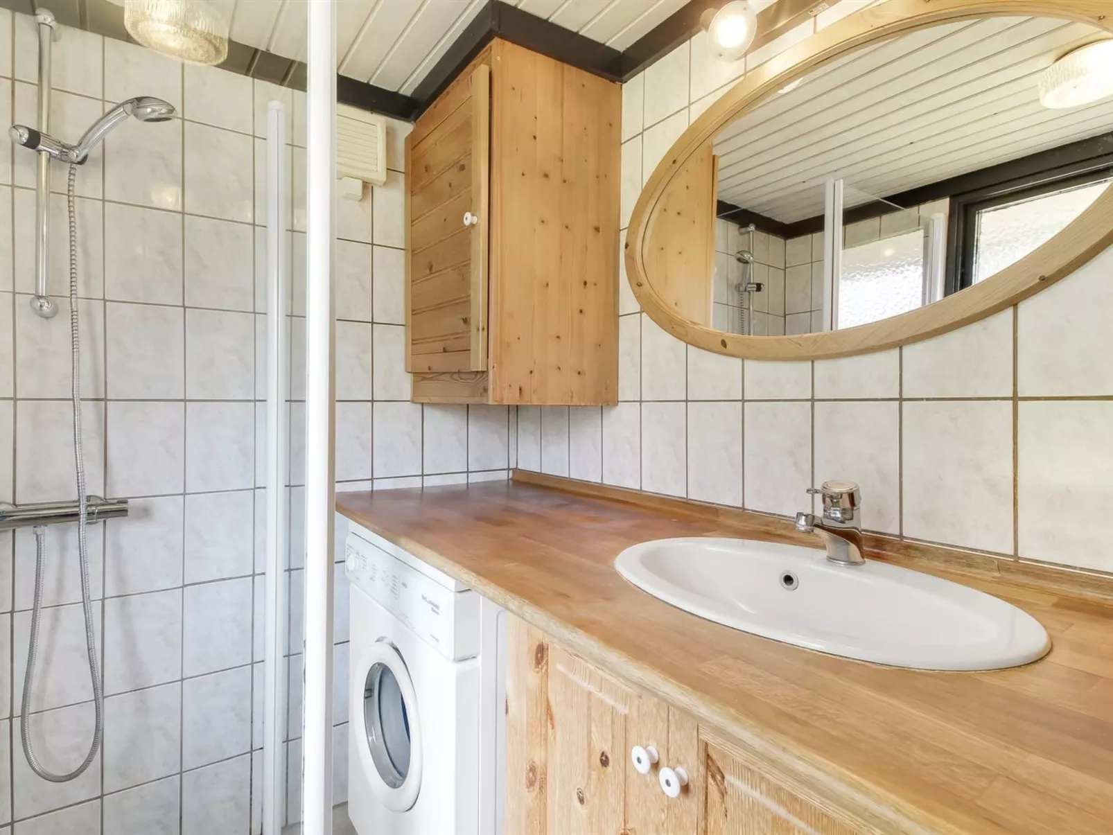 "Biergh" - 600m from the sea-Binnen