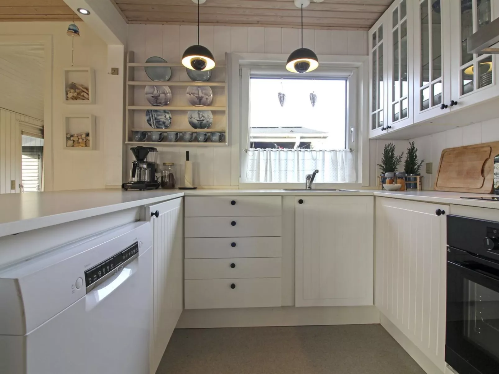 "Jespar" - 300m from the sea-Binnen