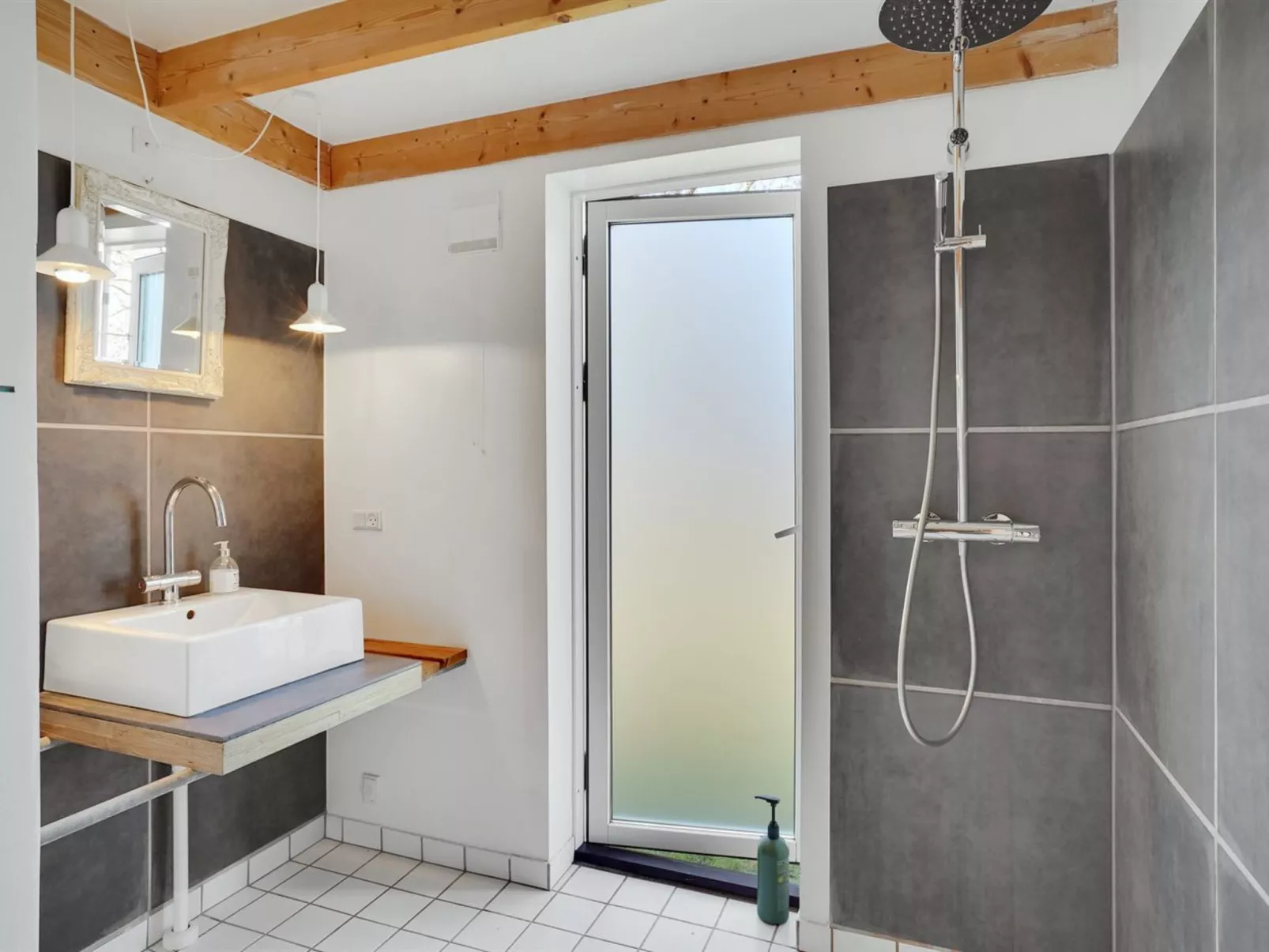 "Malte" - 75m from the sea-Binnen