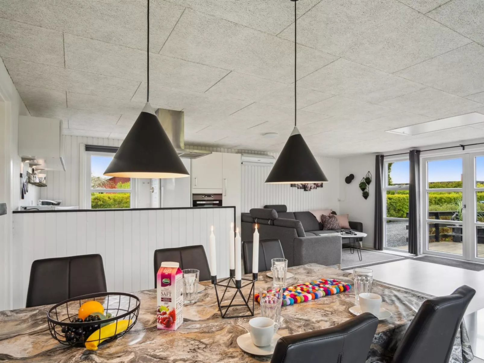 "Elvina" - 200m from the sea-Binnen