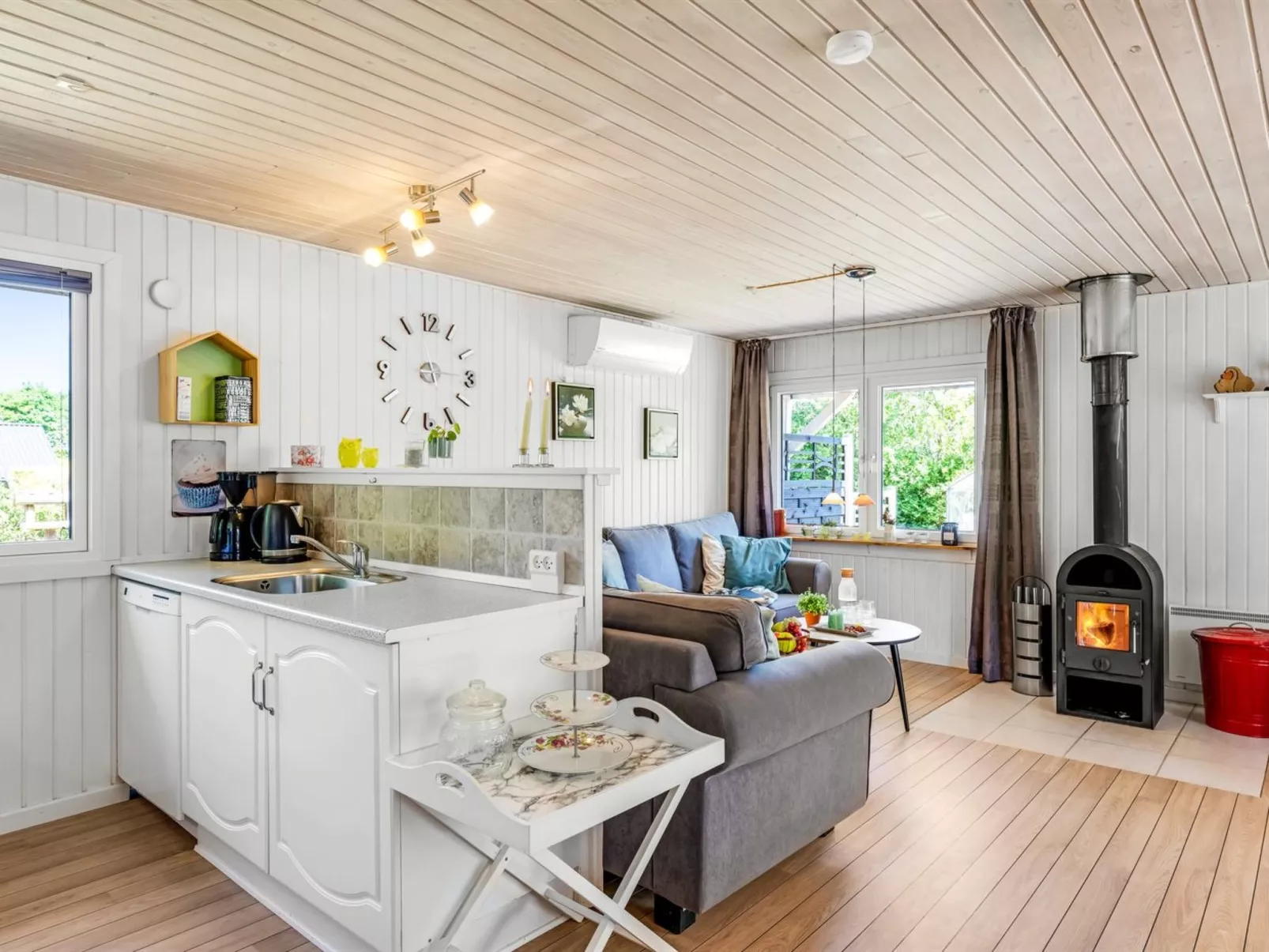 "Sebine" - 400m to the fjord-Binnen