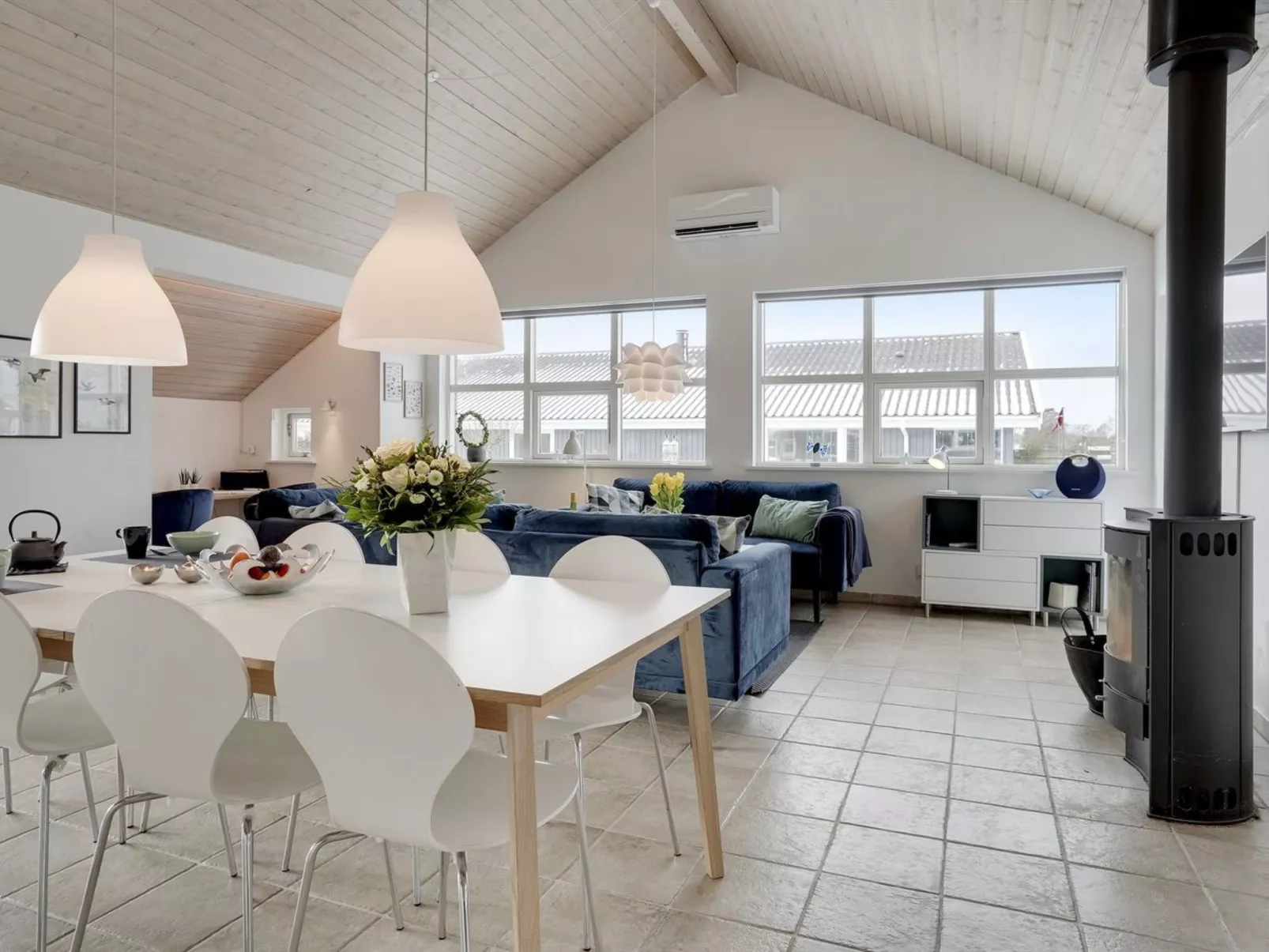 "Thorwith" - 150m from the sea-Binnen