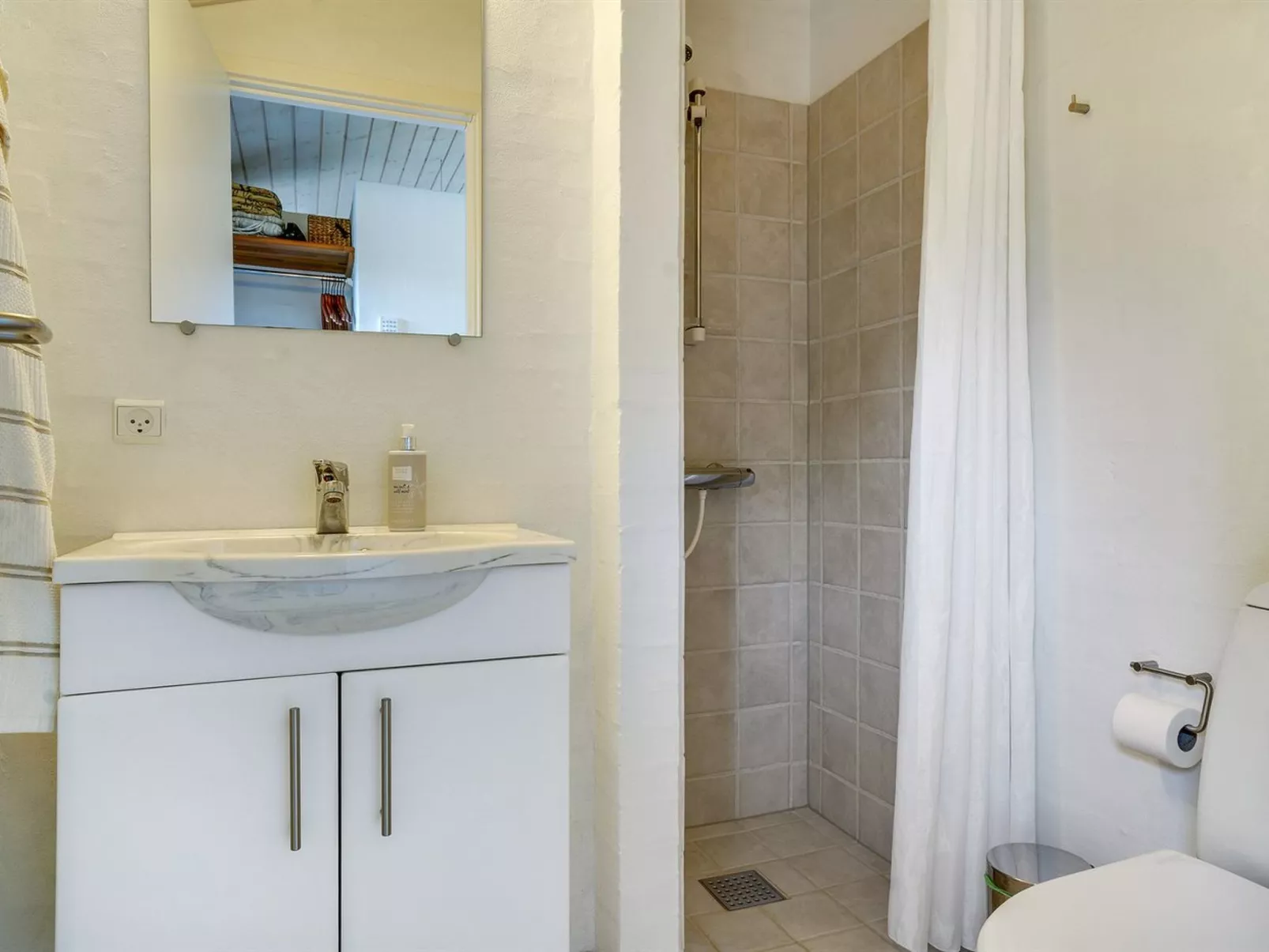 "Mourits" - 1.2km from the sea-Binnen