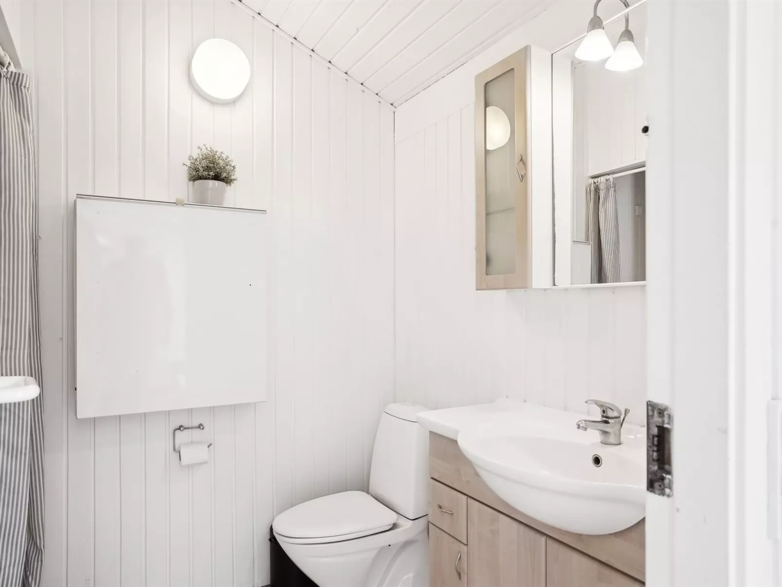 "Blondine" - 940m from the sea-Binnen