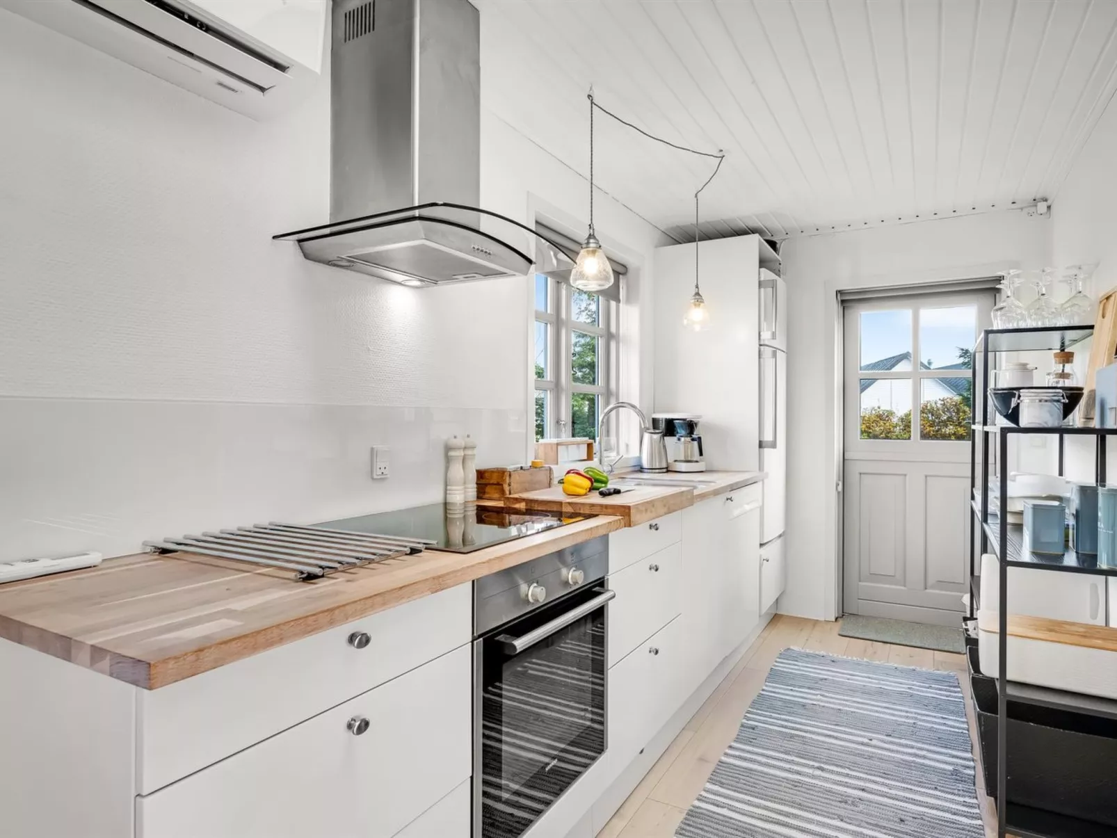 "Agni" - 800m from the sea-Binnen