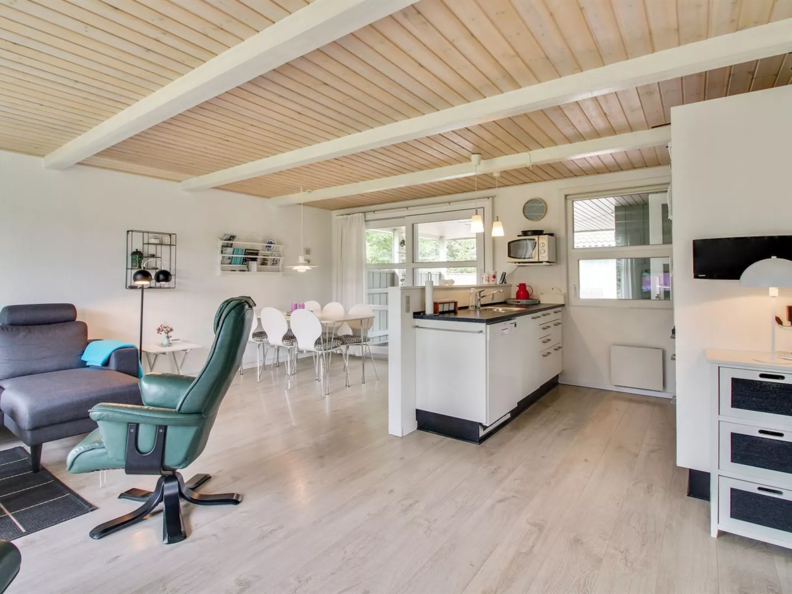 "Livia" - 900m from the sea-Binnen