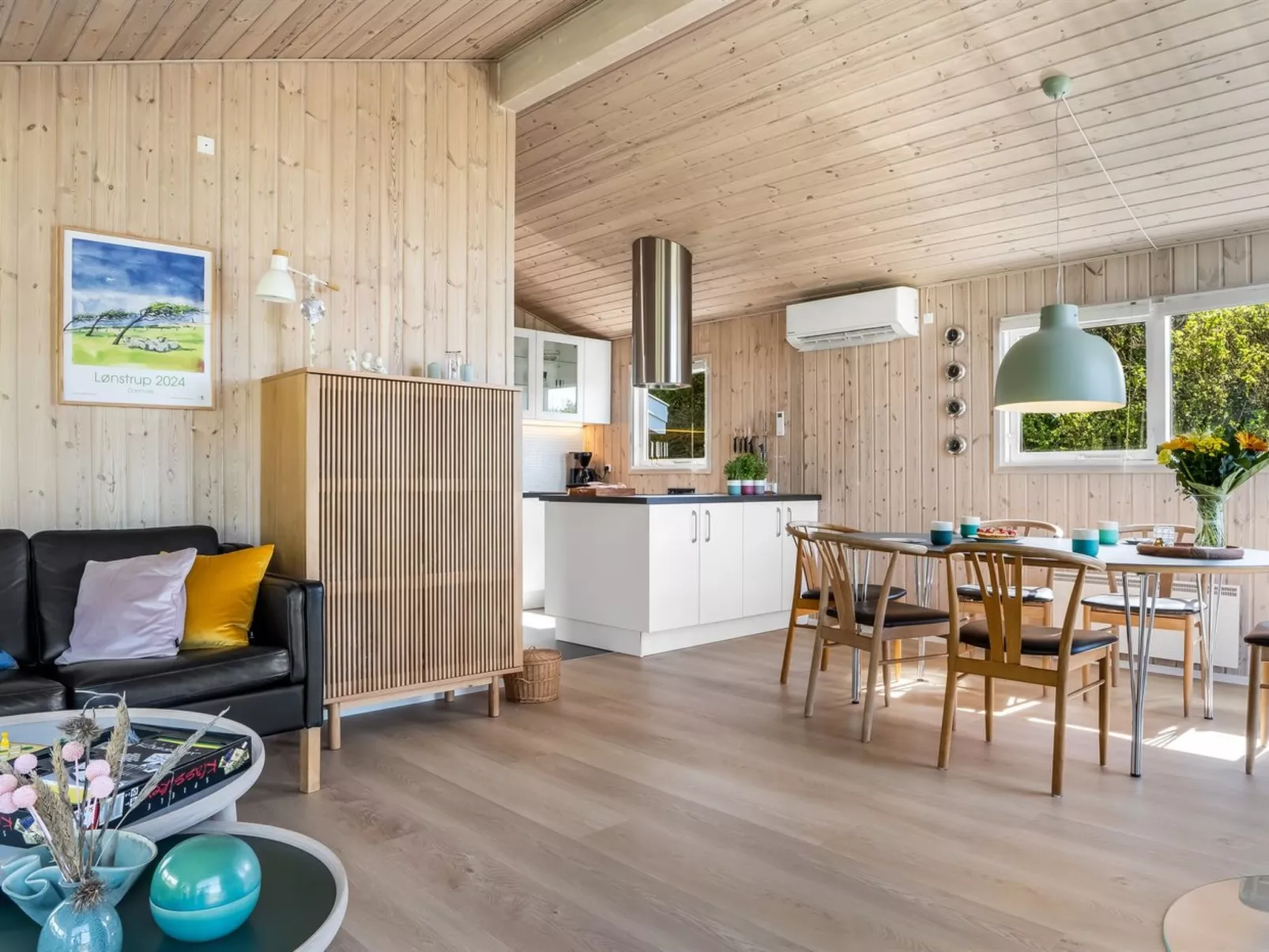 "Idalia" - 125m from the sea-Binnen