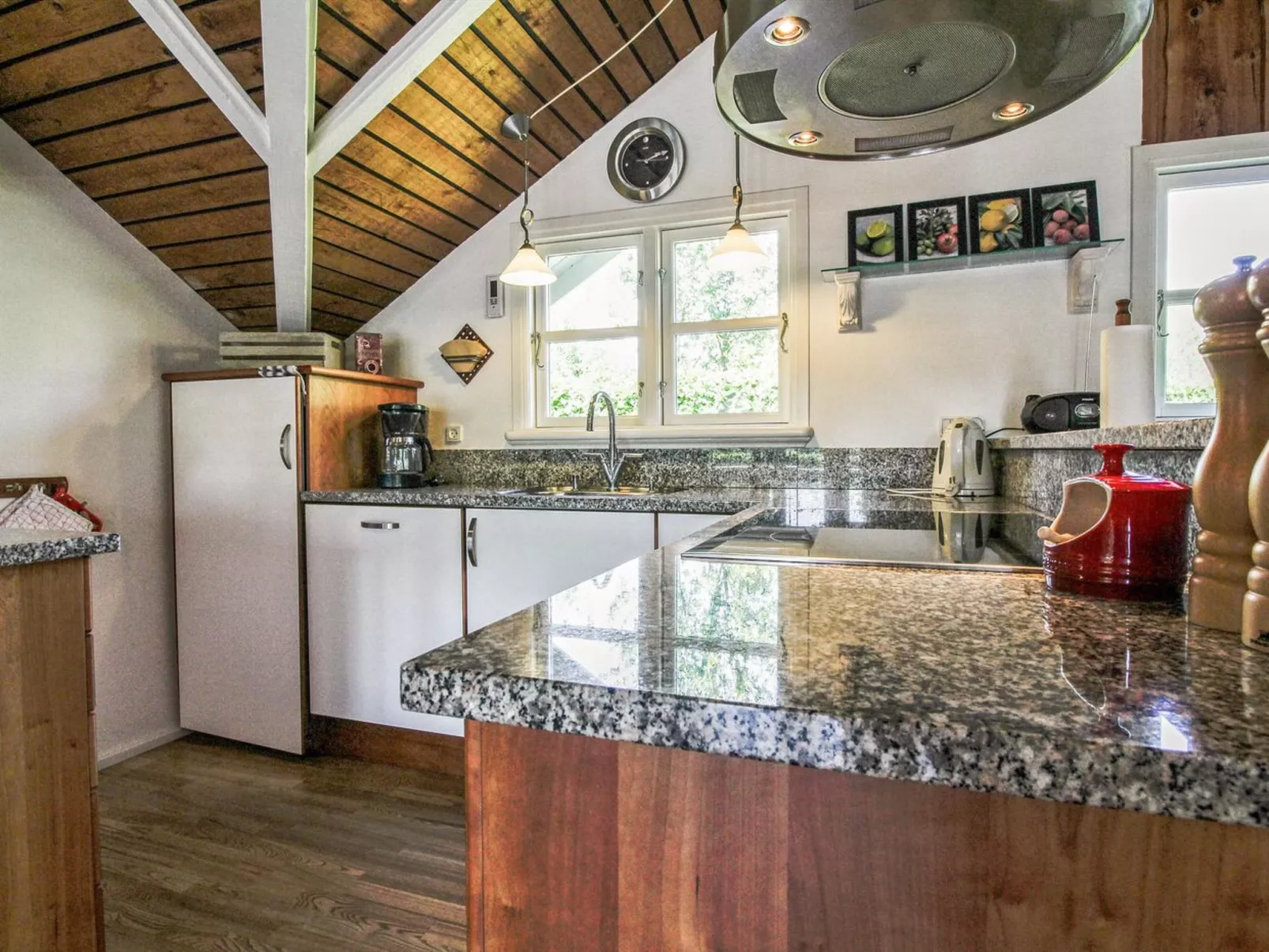 "Gretta" - 400m from the sea-Binnen