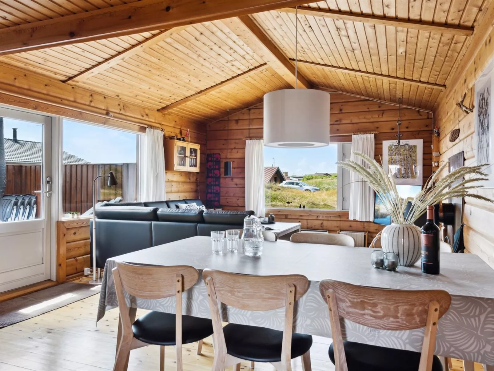 "Evelin" -  from the sea-Binnen