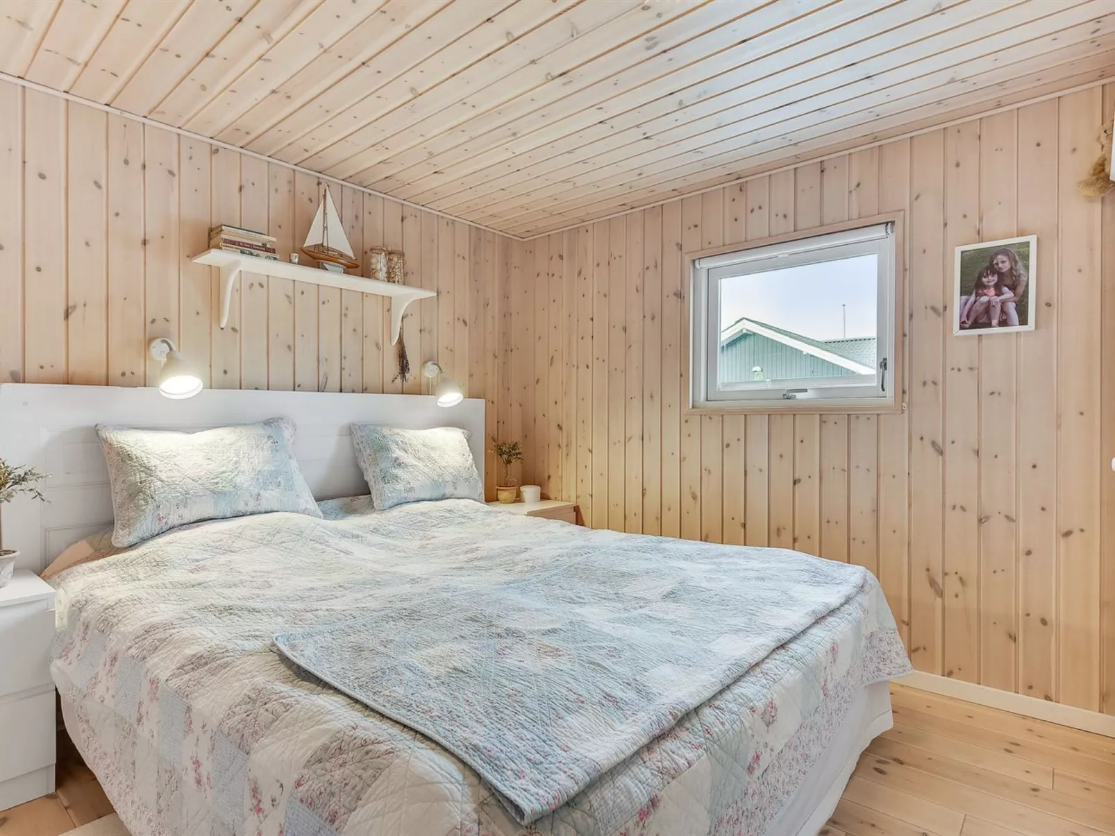 "Tini" - 50m to the fjord-Binnen