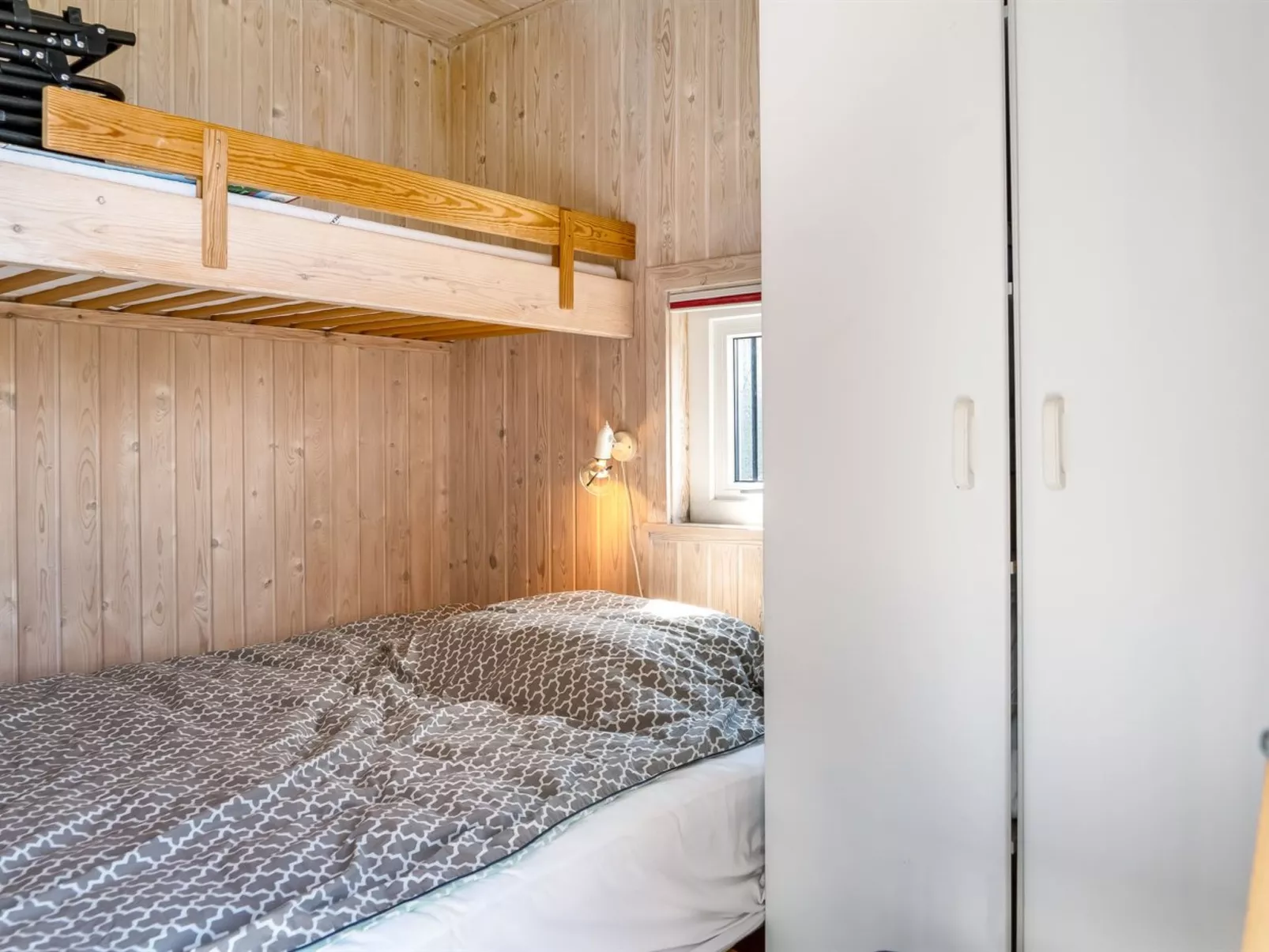 "Fatiha" - 100m from the sea-Binnen