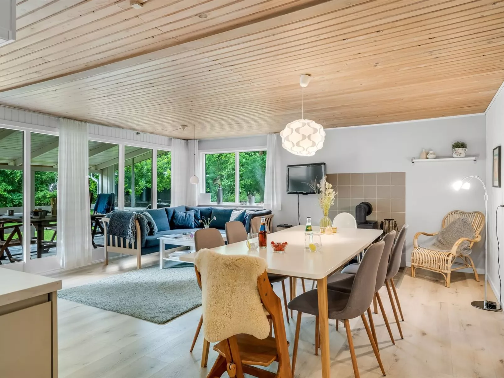 "Fergie" - 400m from the sea-Binnen