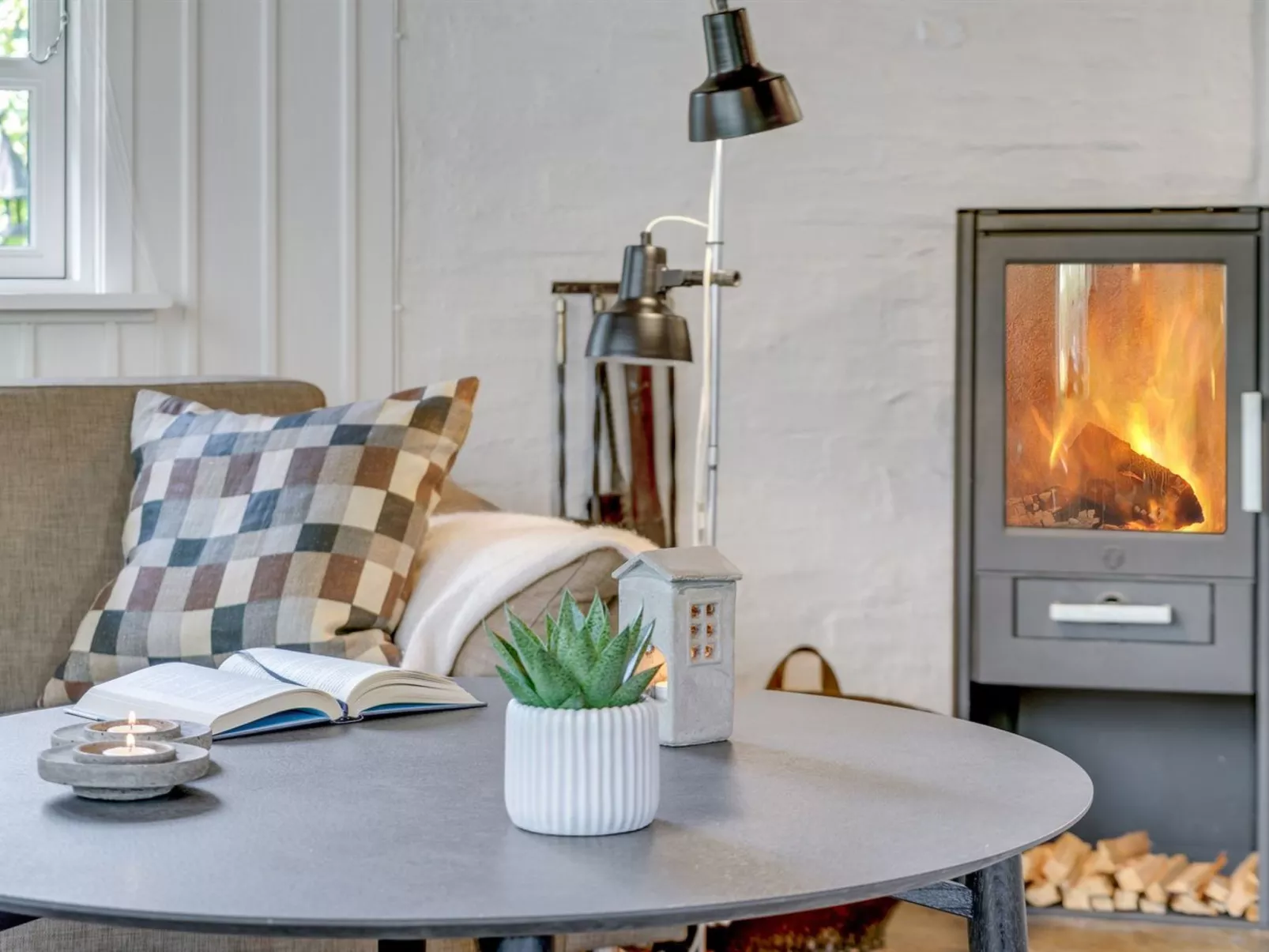 "Arnborg" - 2km from the sea-Binnen