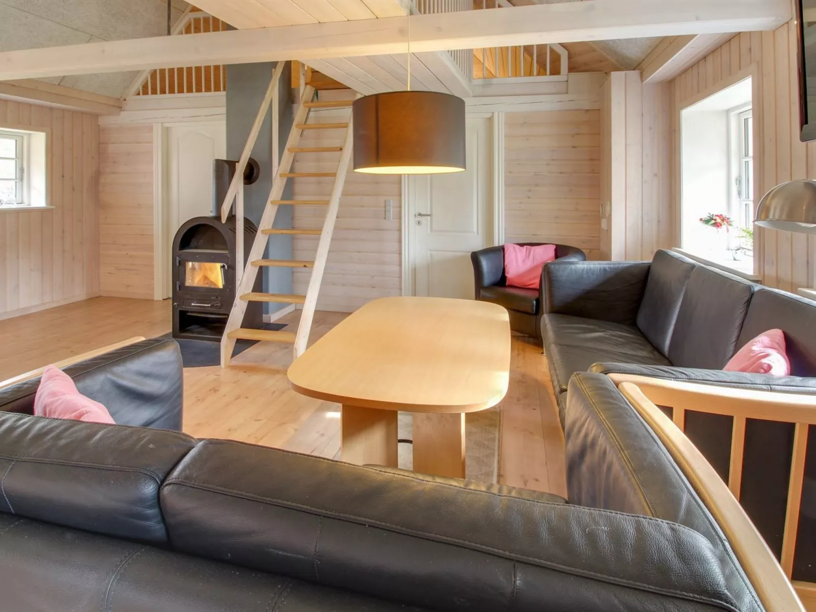 "Gudmund" - 3.9km from the sea-Binnen