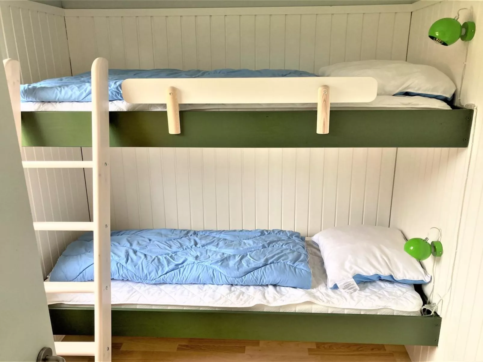 "Hasti" - 700m from the sea-Binnen