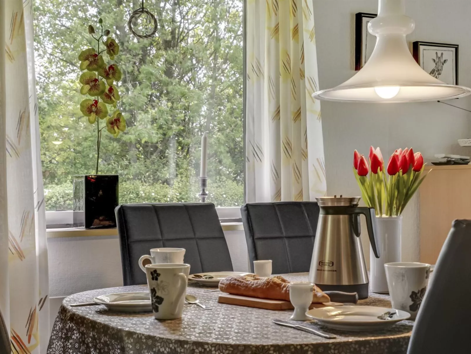 "Yak" - 350m from the sea-Binnen