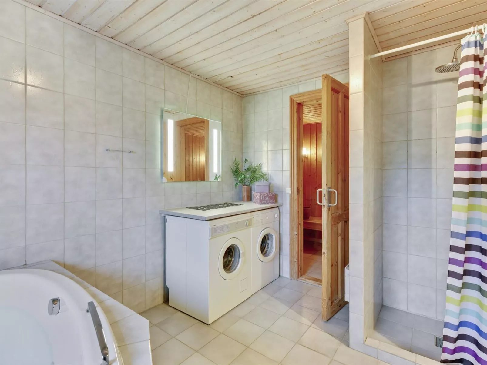 "Anita" - 500m from the sea-Binnen