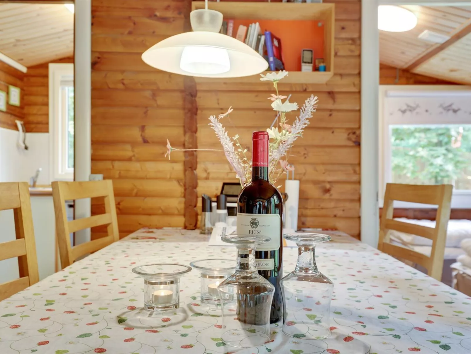 "Heikki" - 700m from the sea-Binnen