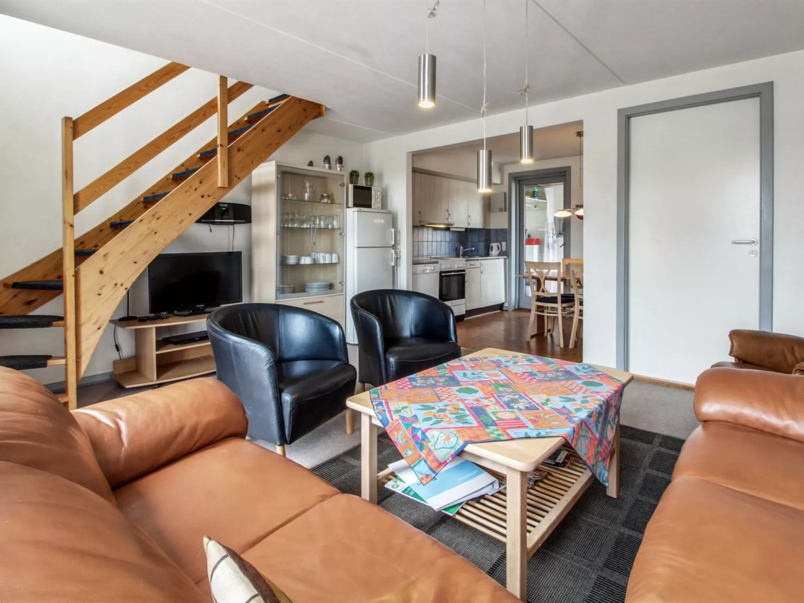 "Rebus" - 2.3km from the sea - Binnen