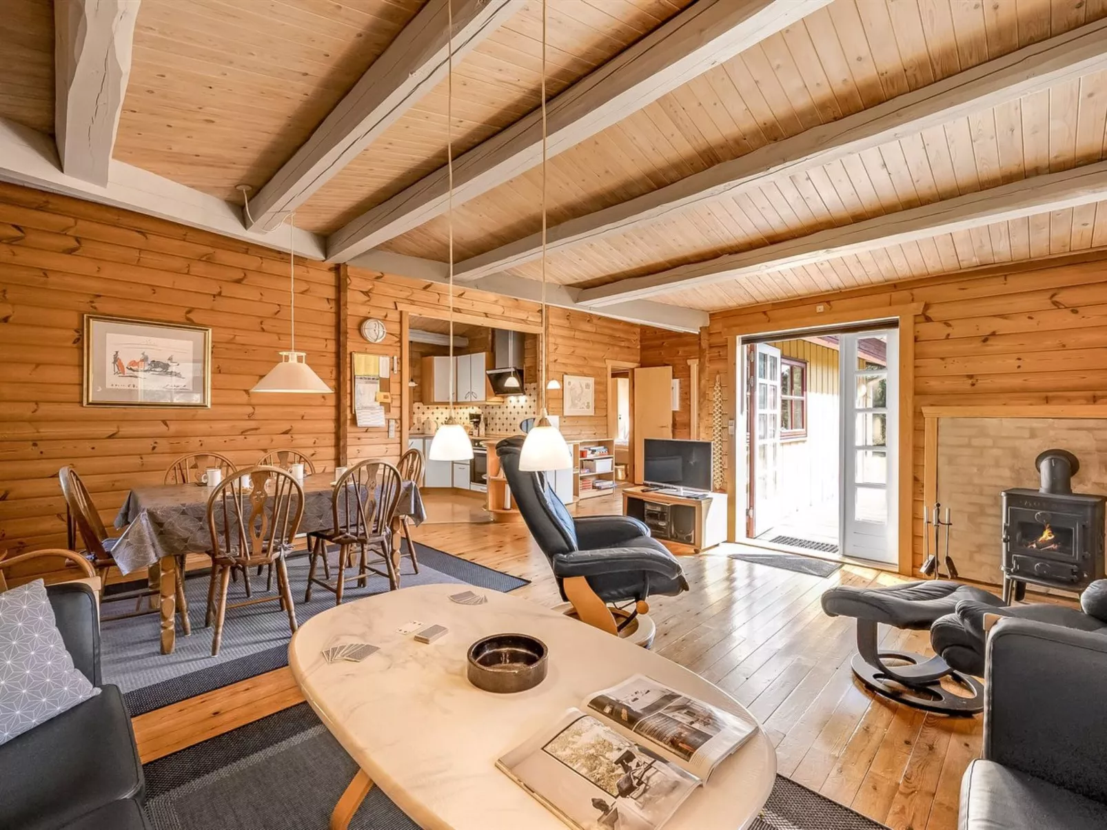 "Yaris" - 800m to the fjord-Binnen