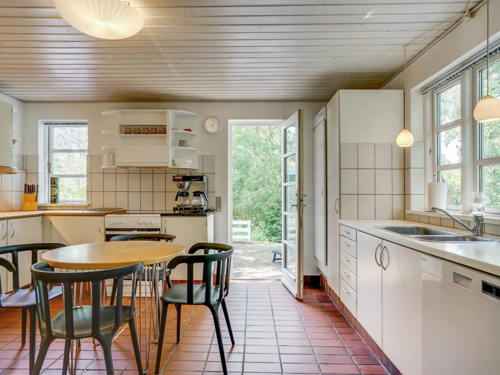 "Bertel" - 50m from the sea-Binnen