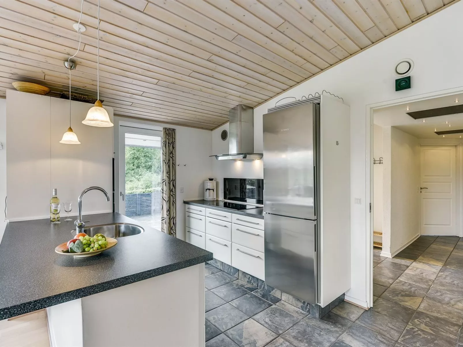 "Sylvelin" - 400m to the fjord-Binnen