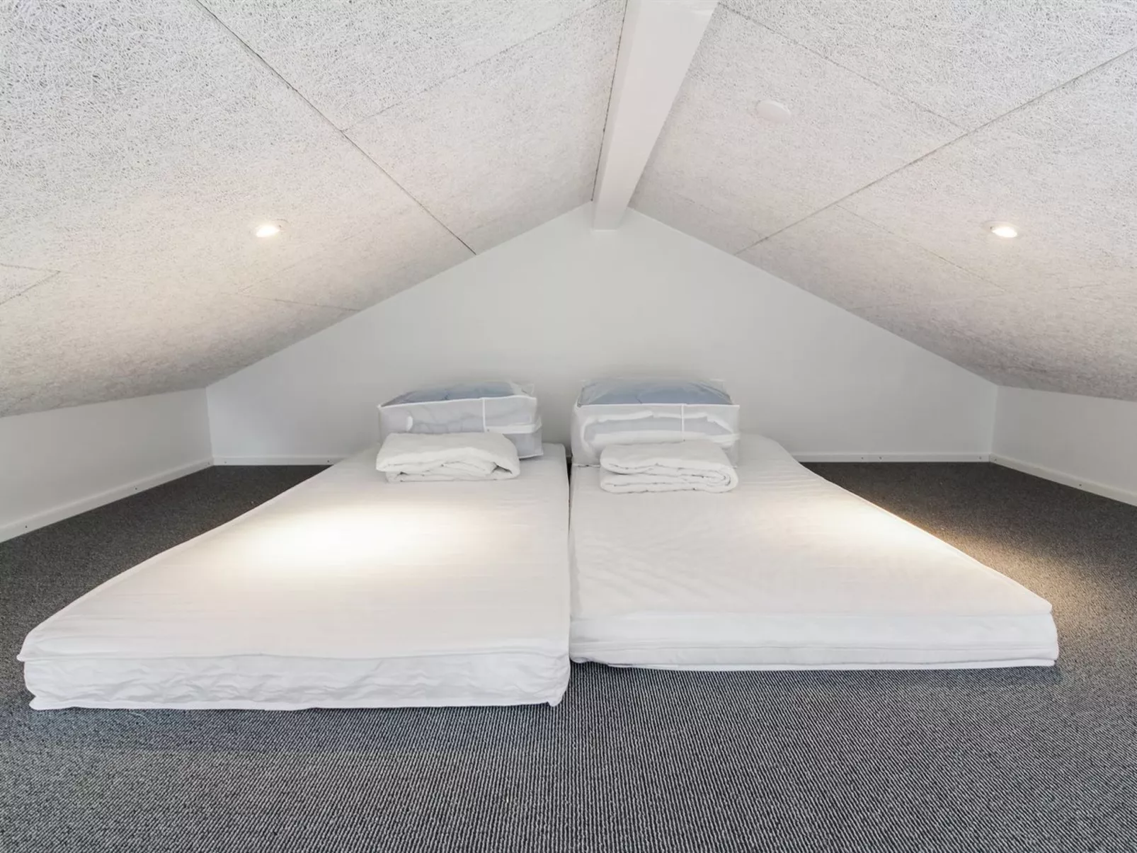 "Juho" - 900m from the sea-Binnen