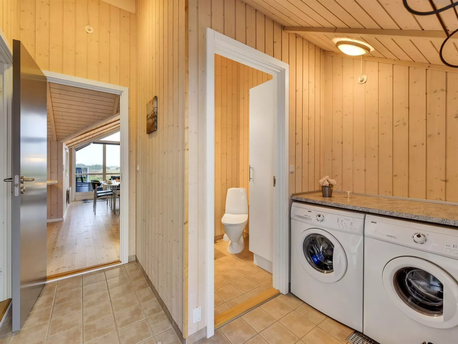 "Christan" - 1.2km from the sea-Binnen