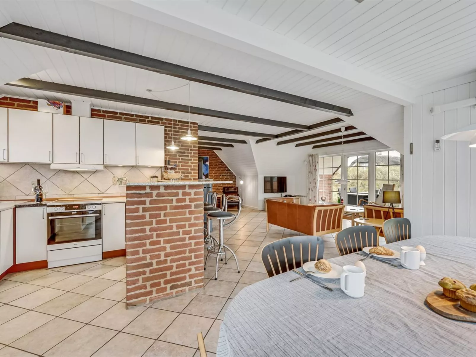 "Sannie" - 450m from the sea-Binnen