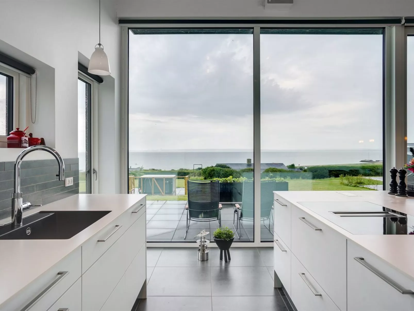 "Alyna" - 200m from the sea-Binnen