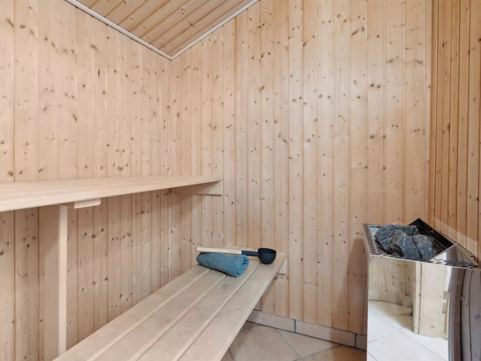 "Amanda" - 30km from the sea-Binnen