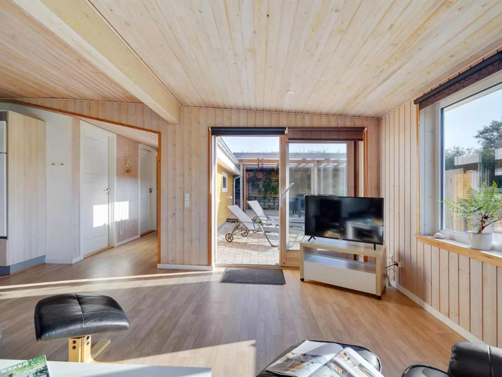 "Nane" - 80m from the sea-Binnen