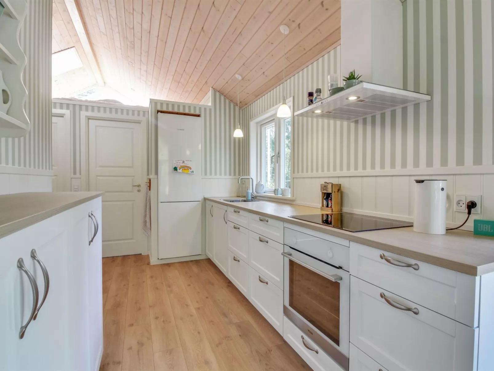 "Santtu" - 600m from the sea-Binnen