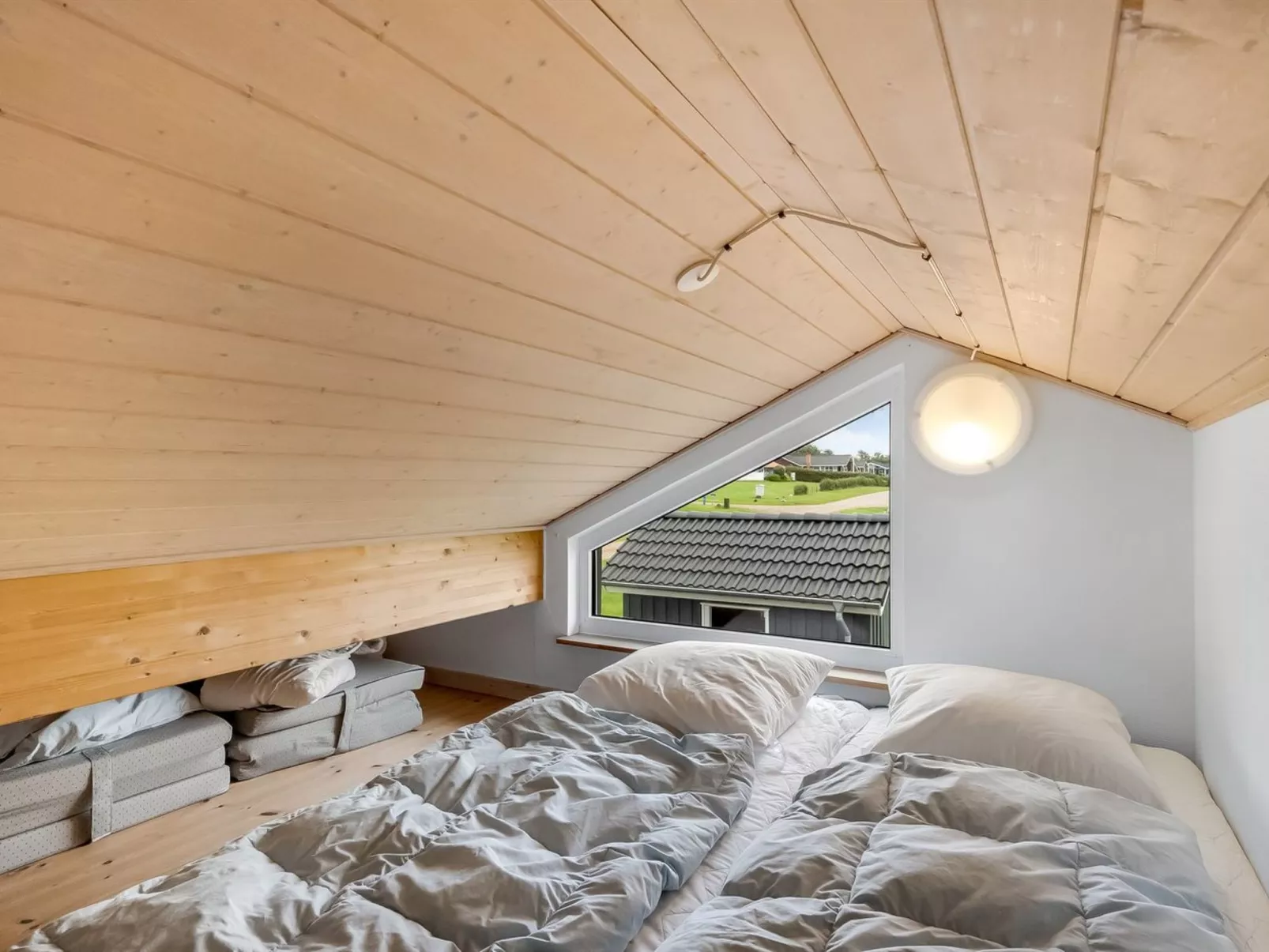 "Samuil" - 300m to the fjord-Binnen