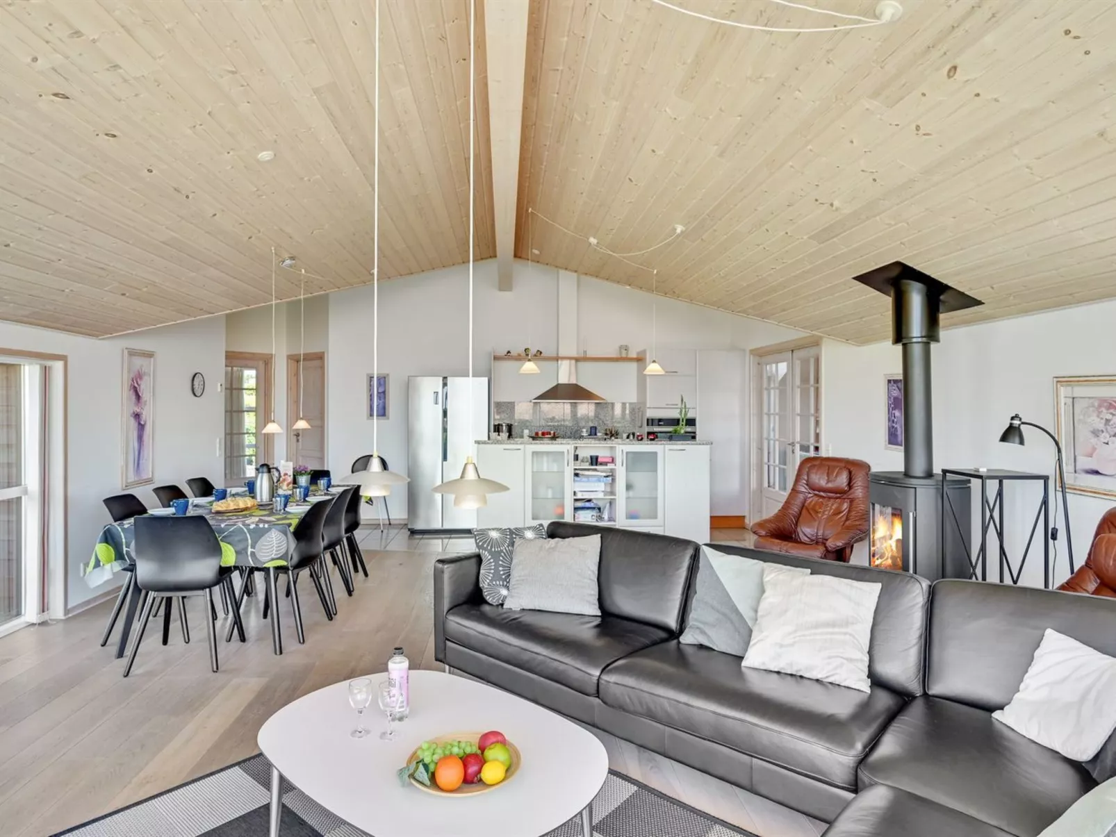 "Guthmar" - 350m to the fjord-Binnen