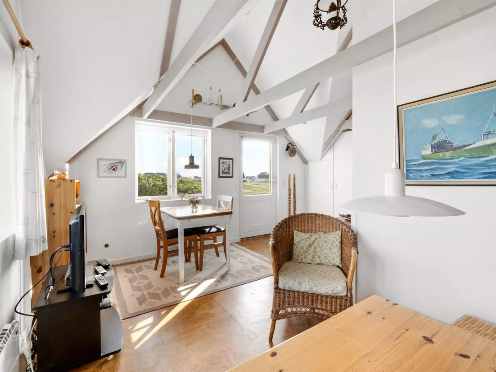 "Ebba" - 25m from the sea-Binnen