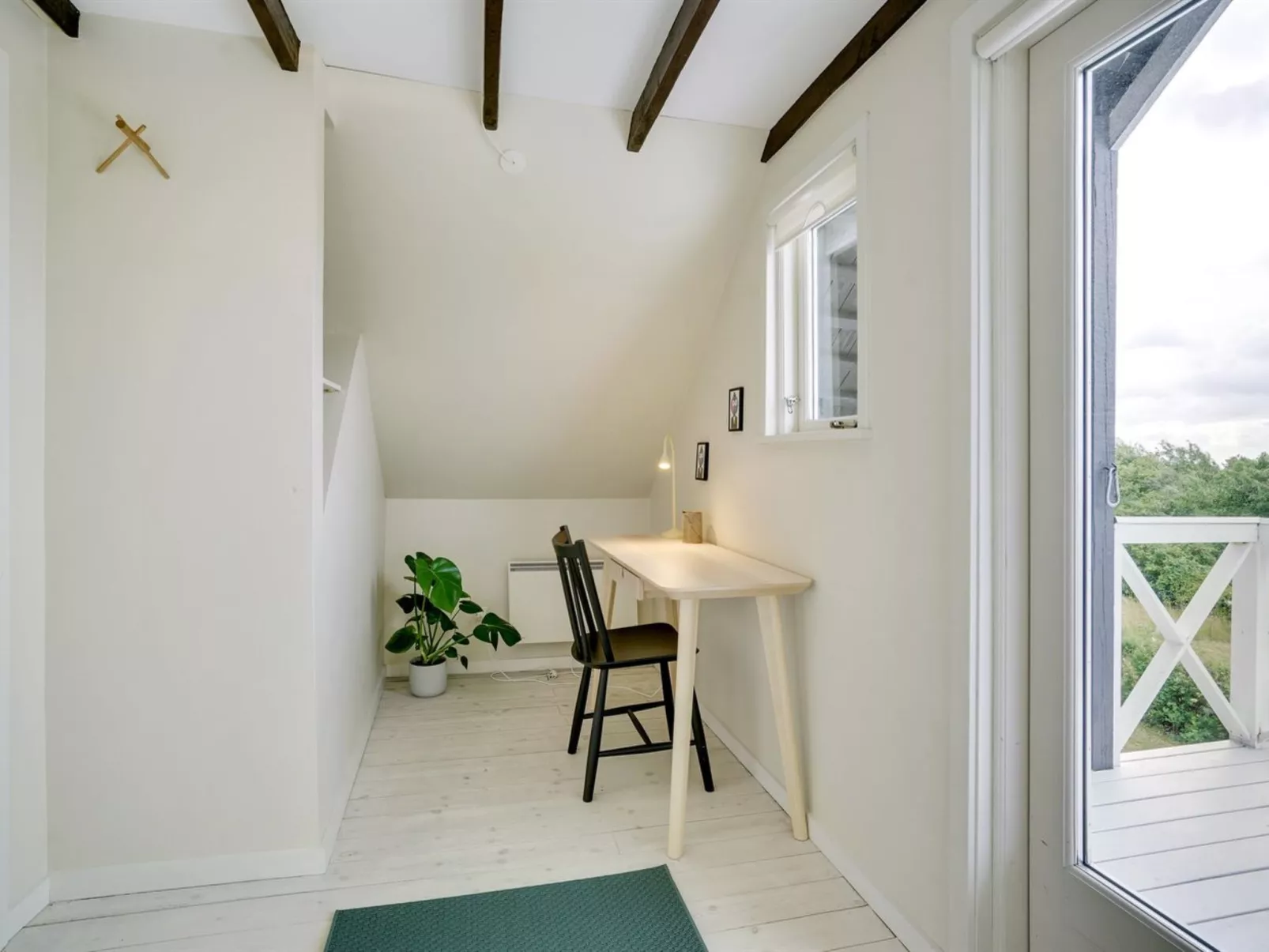 "Chayton" - 450m from the sea-Binnen