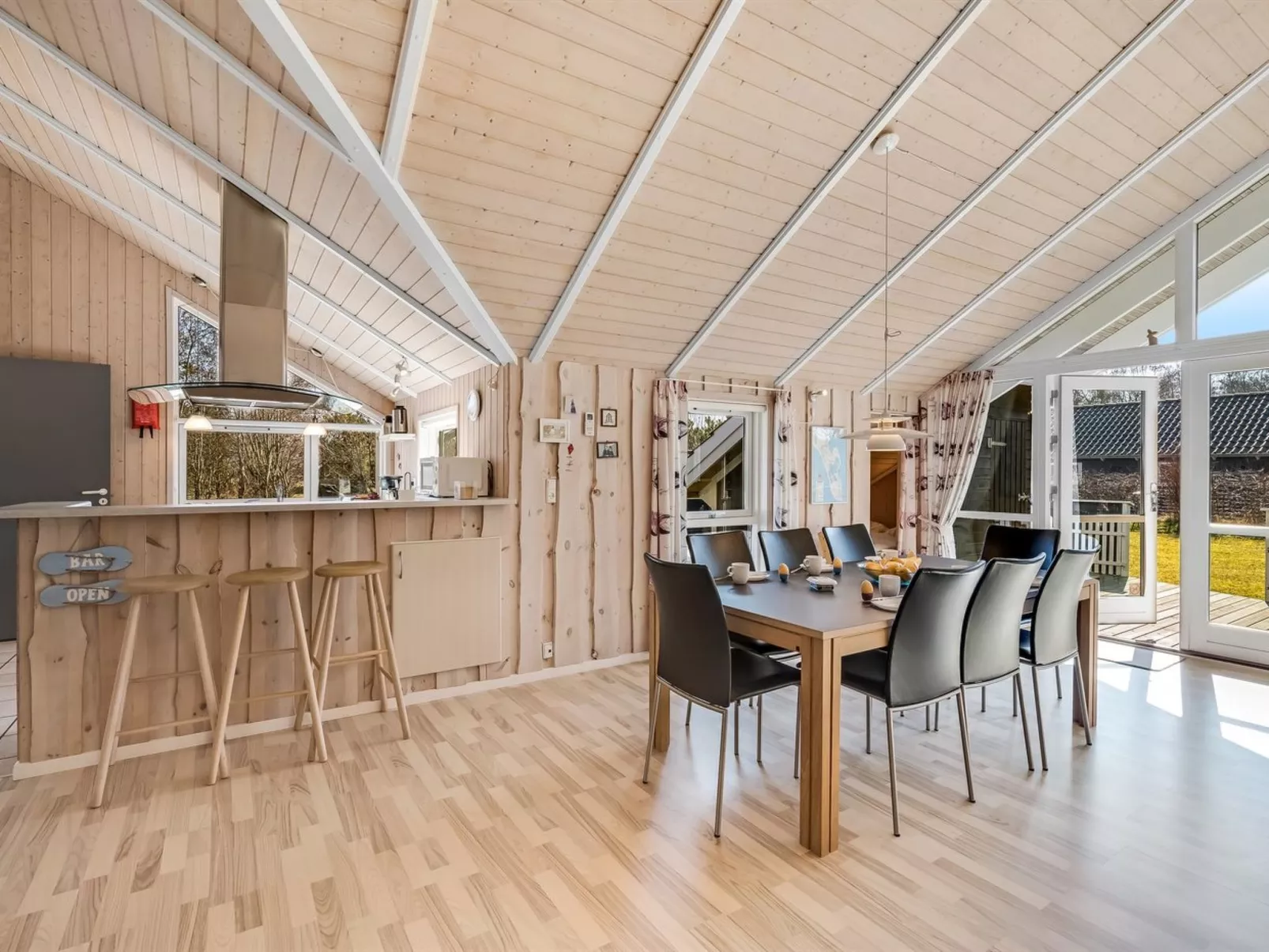 "Germaine" - 1.2km from the sea-Binnen