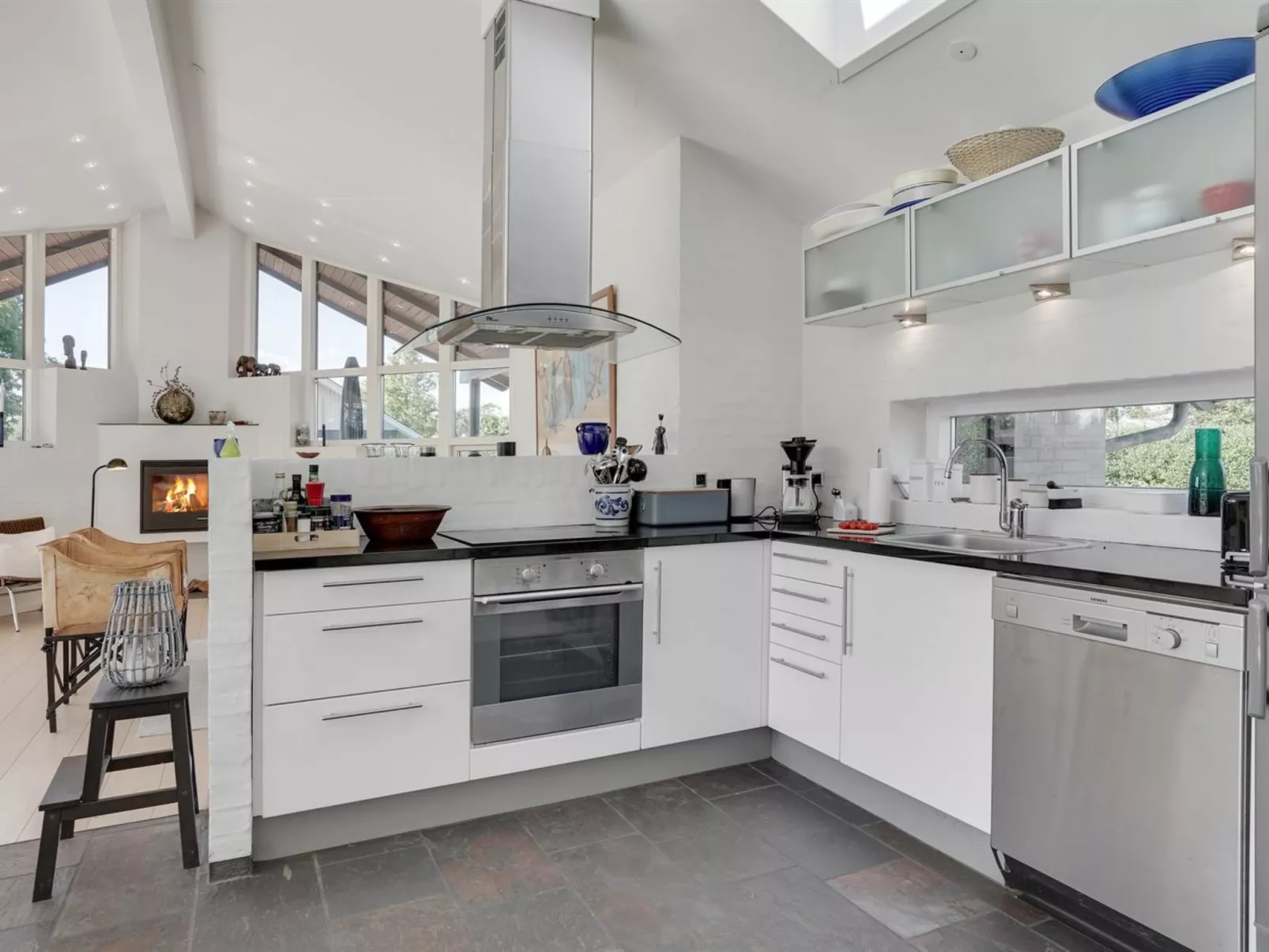 "Angelarij" -  from the sea-Binnen