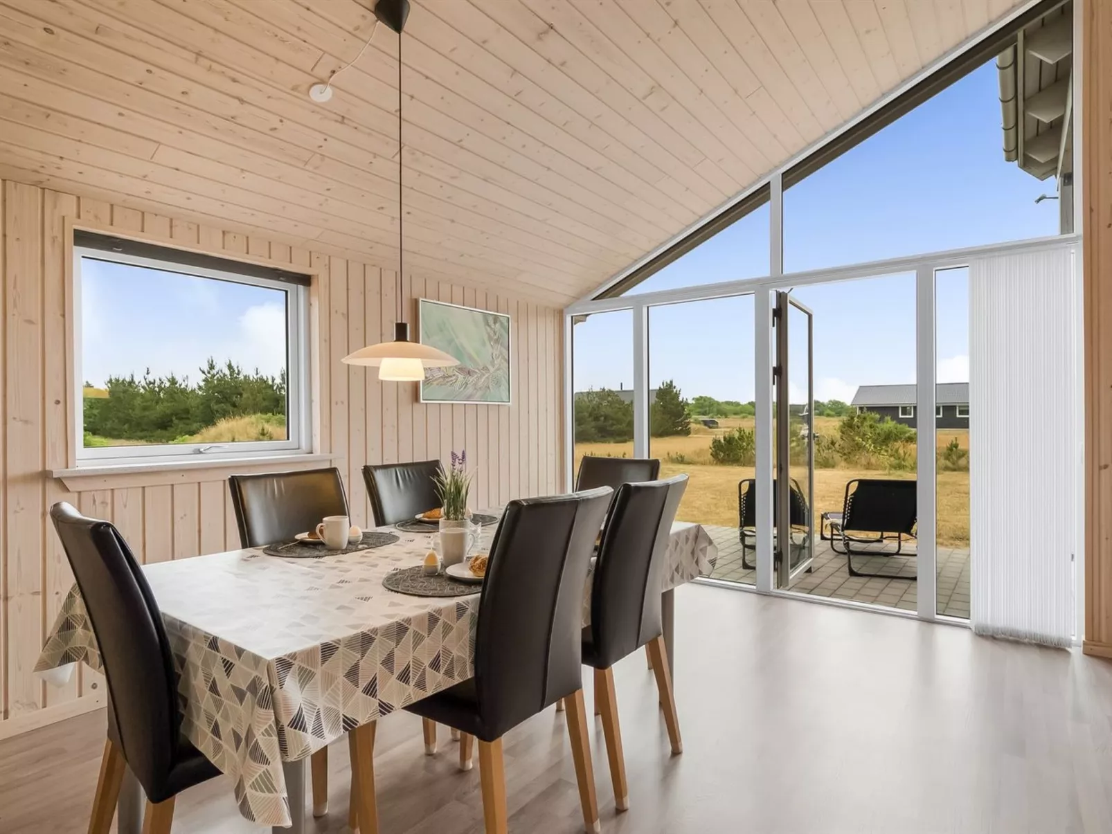 "Clement" - 500m to the fjord-Binnen